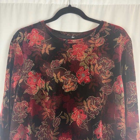Floral Velvet Blouse - Red and Black - Picture 3 of 10